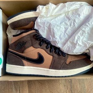 JORDAN 1 MID SE | DARK CHOCOLATE